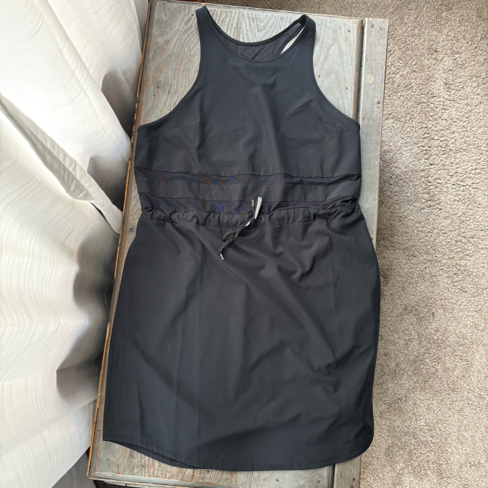 Under Armour loose fit heatgear athletic dress | size large